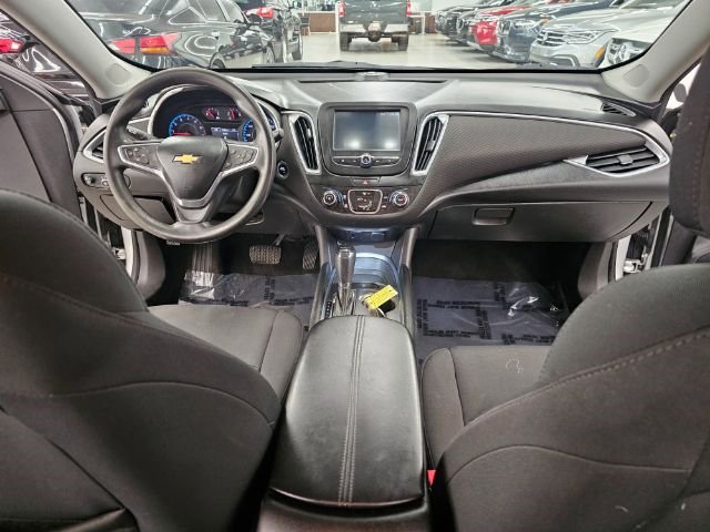 Used 2016 Chevrolet Malibu LT image 9