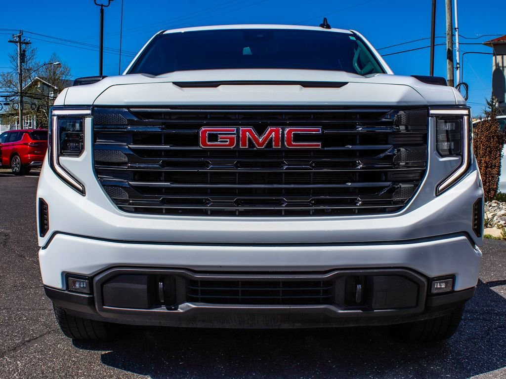 Used 2025 GMC Sierra 1500 Elevation AWD/4WD image 2