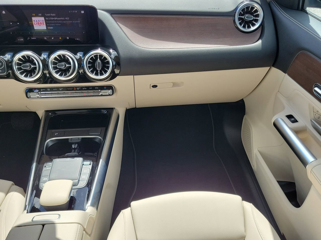 Certified 2023 Mercedes-Benz GLA 250 image 16