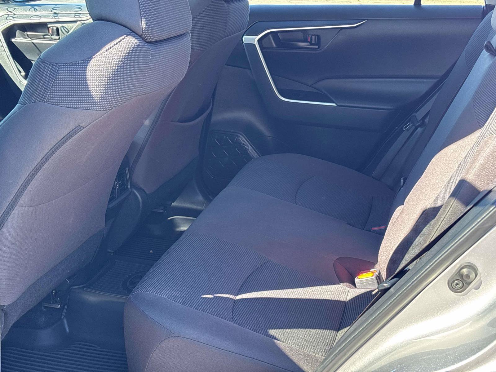 Certified 2023 Toyota RAV4 LE AWD/4WD image 9