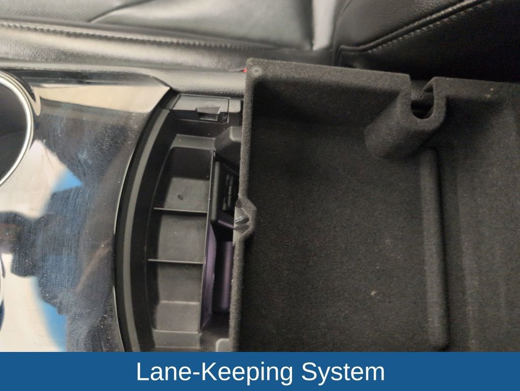 Used 2018 Ford Edge Titanium w/ Equipment Group 301A AWD/4WD image 45