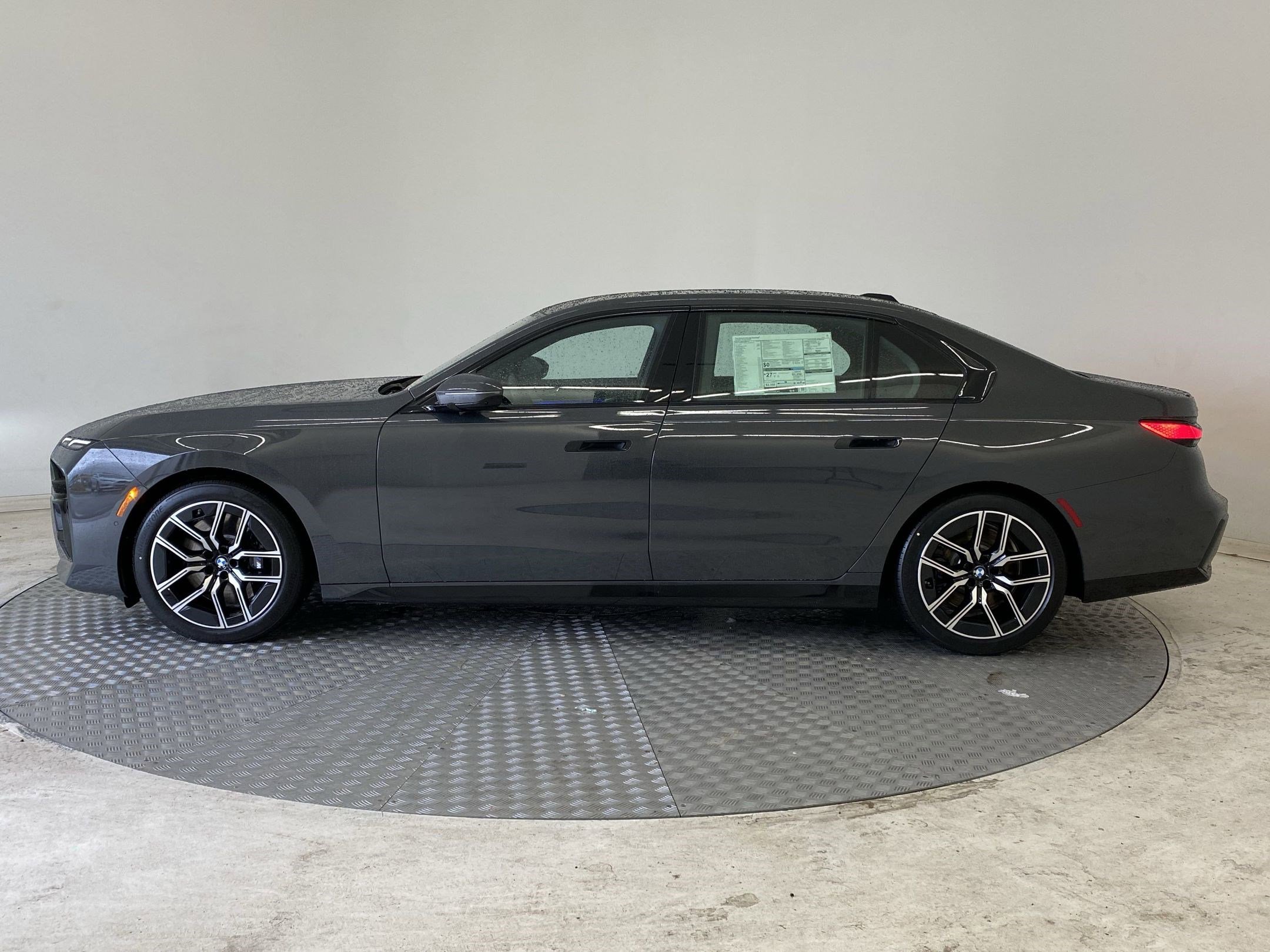 Used 2025 BMW 740i xDrive image 2