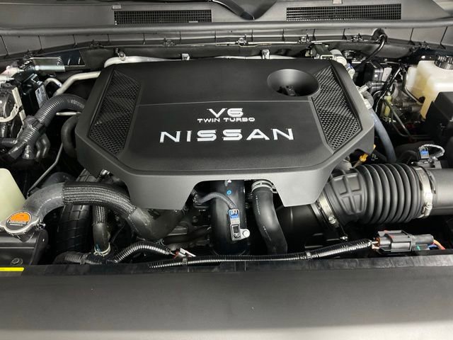 Used 2025 Nissan Armada PRO-4X w/ Pro-4X Premium Package image 9