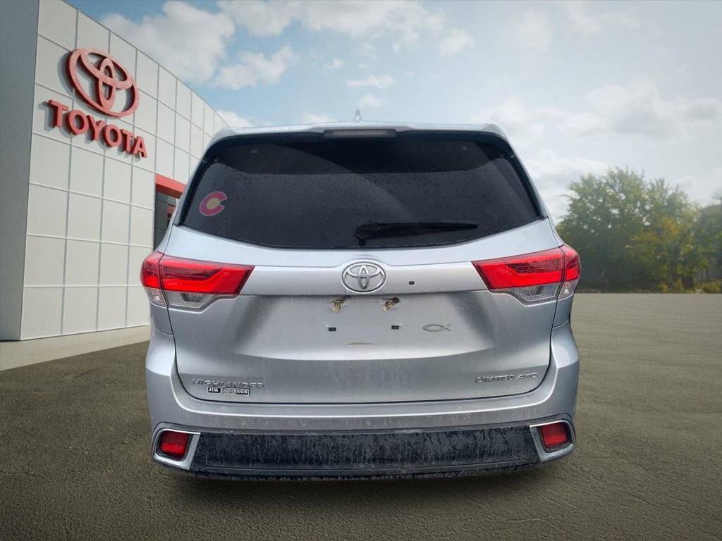 Used 2018 Toyota Highlander Limited image 3