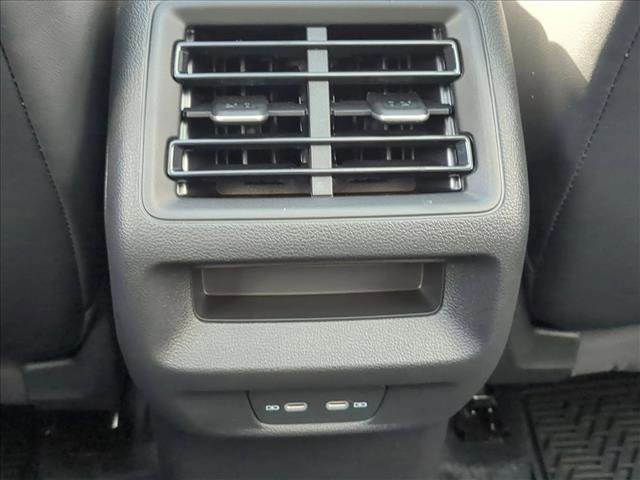 New 2026 Volkswagen Tiguan SE image 23