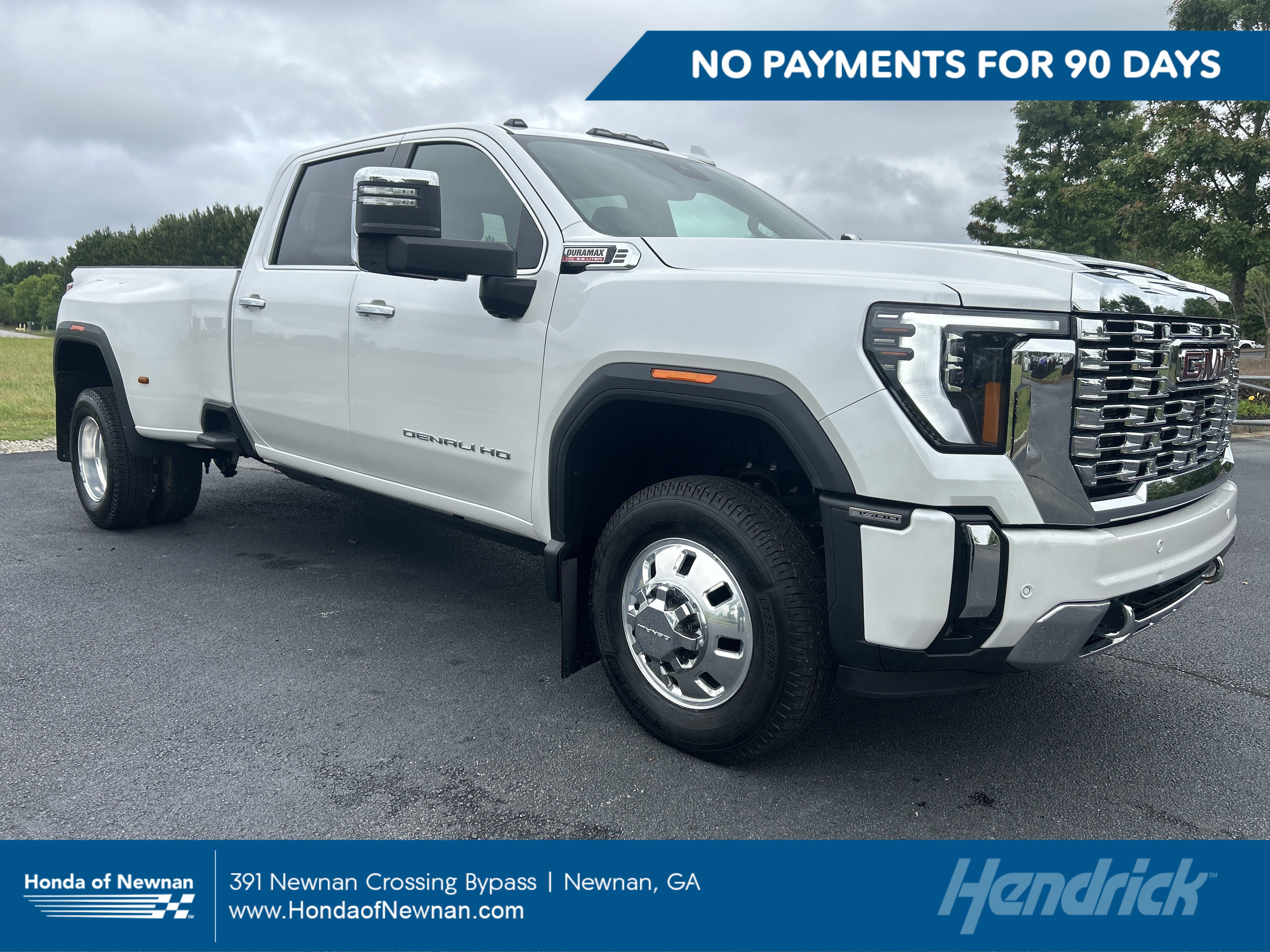 Used 2025 GMC Sierra 3500 Denali w/ Denali Reserve Package AWD/4WD image 1
