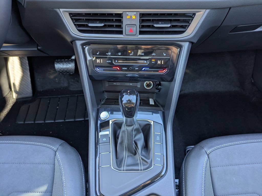 New 2026 Volkswagen Taos SE FWD image 19