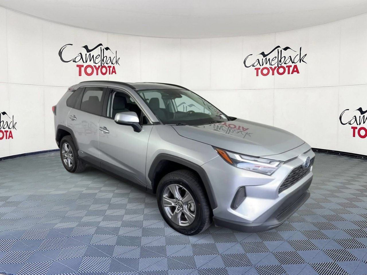 Used 2023 Toyota RAV4 LE AWD/4WD image 5