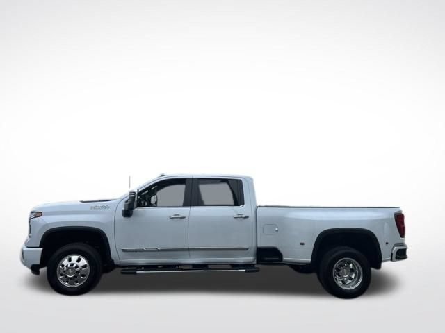 New 2026 Chevrolet Silverado 3500 High Country w/ Technology Package AWD/4WD image 15