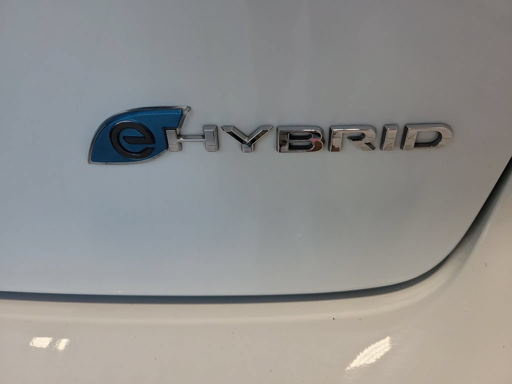 Used 2023 Chrysler Pacifica Touring-L FWD image 11