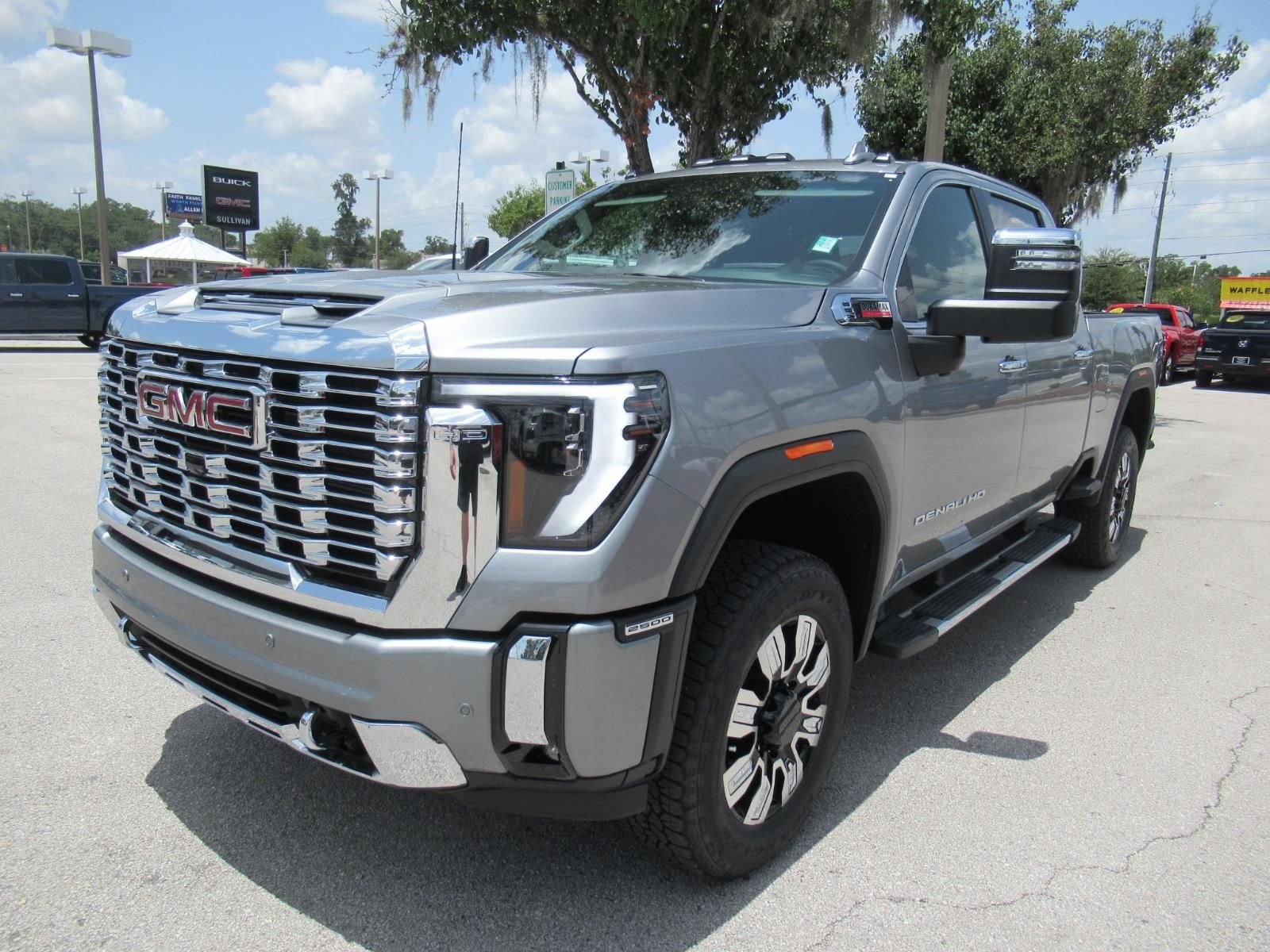 New 2026 GMC Sierra 2500 Denali w/ Denali Reserve Package AWD/4WD image 3