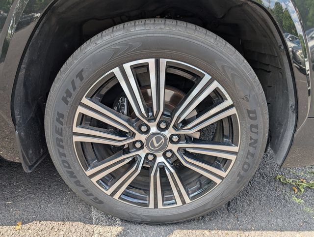Used 2025 Lexus LX 700h Luxury AWD/4WD image 6