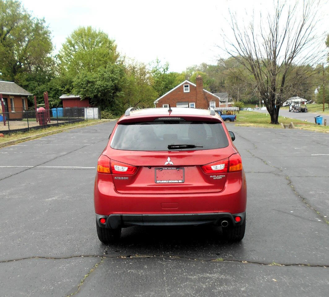 Used 2013 Mitsubishi Outlander Sport SE AWD/4WD image 7