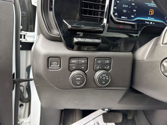 Used 2023 Chevrolet Silverado 1500 ZR2 w/ Technology Package image 18