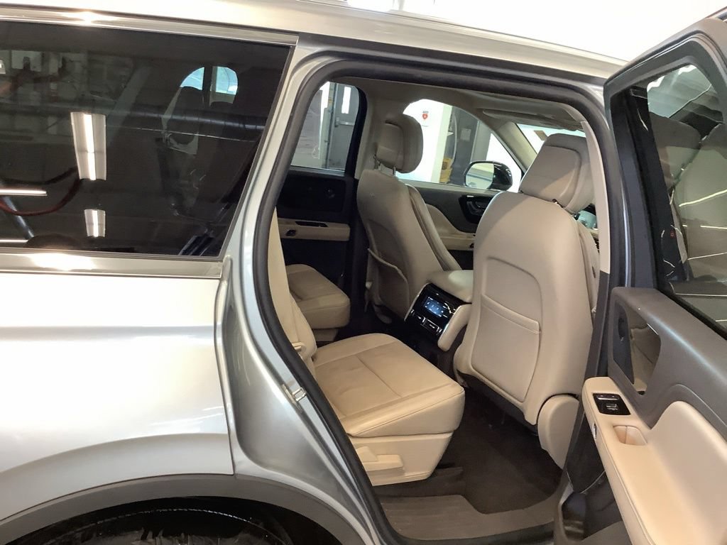 Used 2020 Lincoln Aviator Reserve w/ Equipment Group 201A AWD/4WD image 19