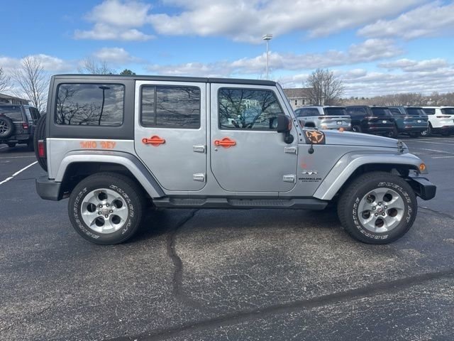 Used 2016 Jeep Wrangler Unlimited Sahara w/ Connectivity Group image 8