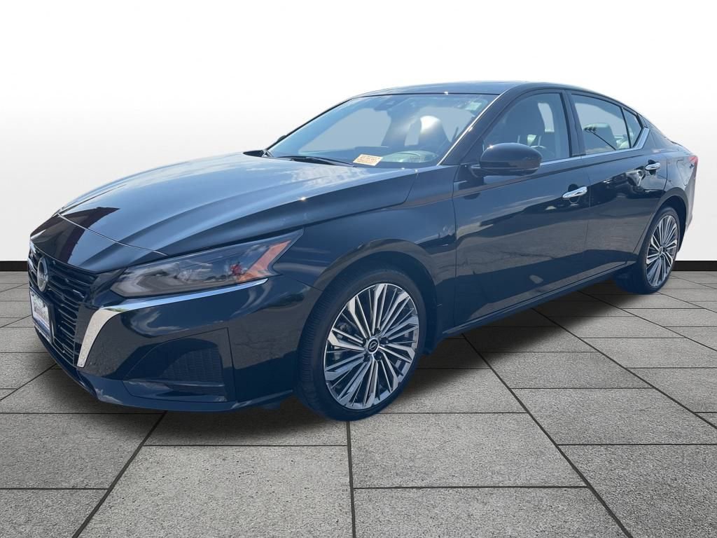 Used 2024 Nissan Altima 2.5 SL