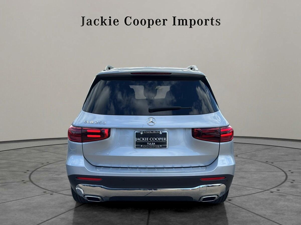 New 2026 Mercedes-Benz GLB 250 image 4