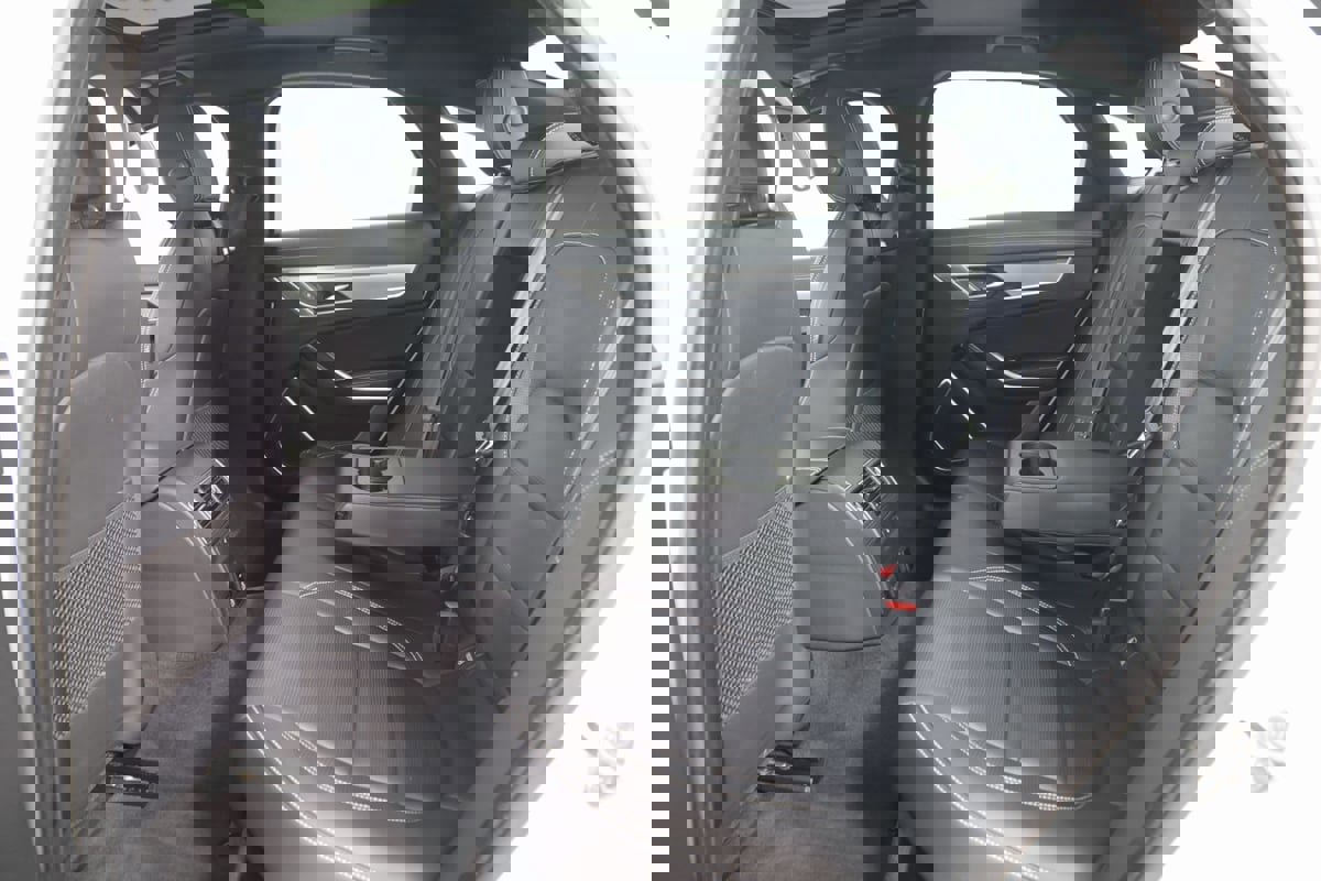 Used 2024 Jaguar XF R-Dynamic SE image 59