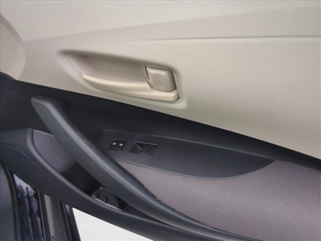 Used 2022 Toyota Corolla LE FWD image 25