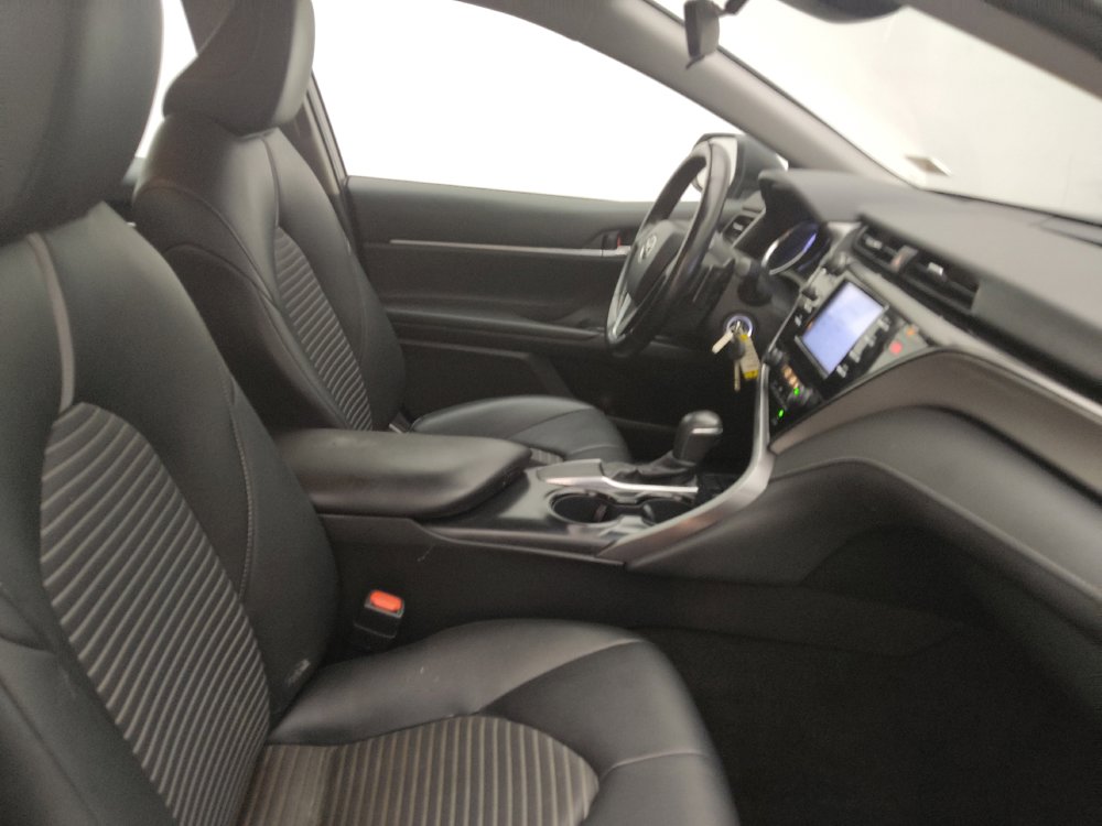 Used 2019 Toyota Camry SE FWD image 21
