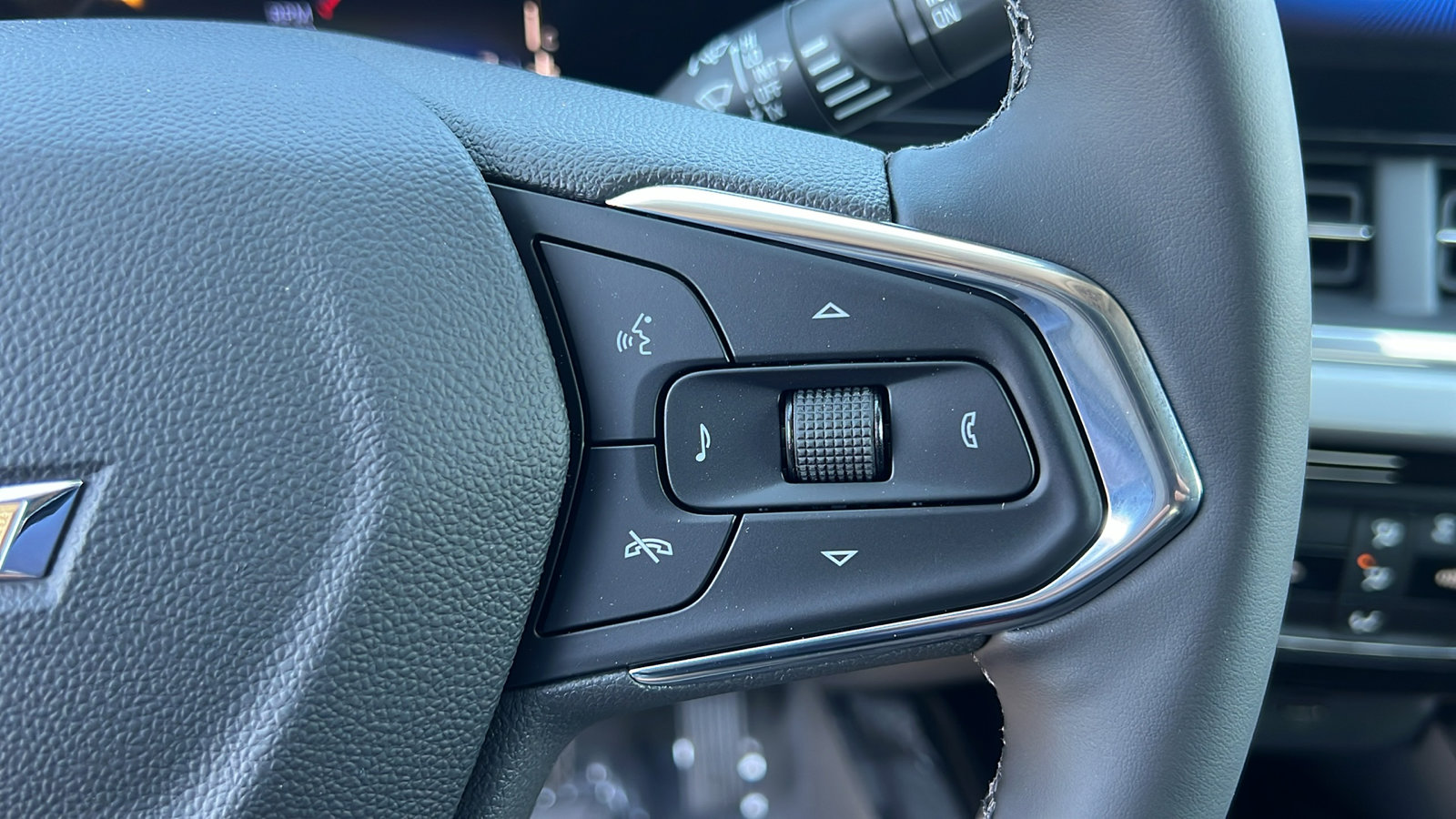 New 2026 Chevrolet Trax LT w/ Sunroof Package image 26