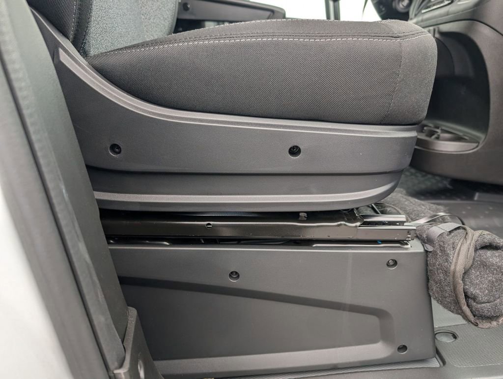 Used 2024 RAM ProMaster 2500 image 32