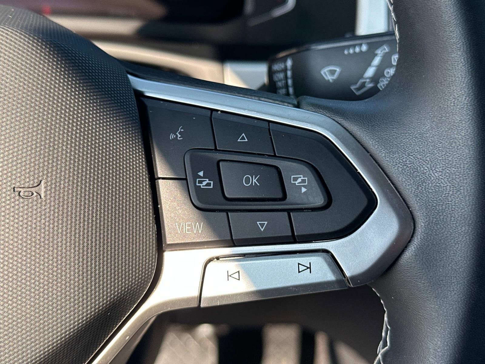 Certified 2022 Volkswagen Atlas Cross Sport SE image 14