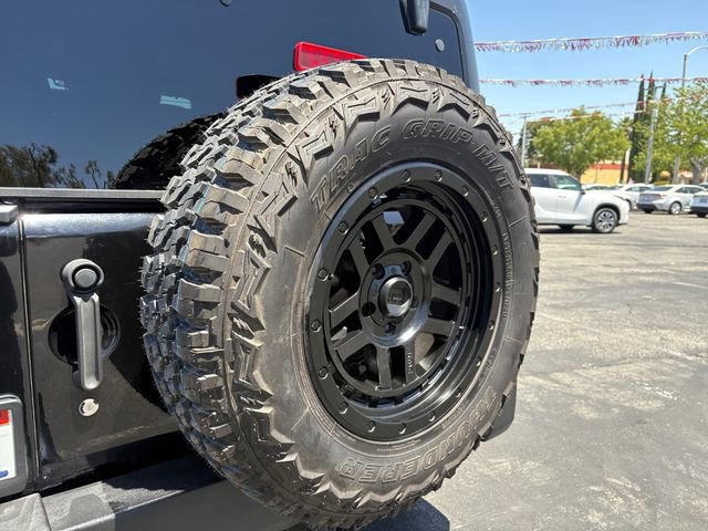 Used 2016 Jeep Wrangler Rubicon w/ Power Convenience Group AWD/4WD image 23