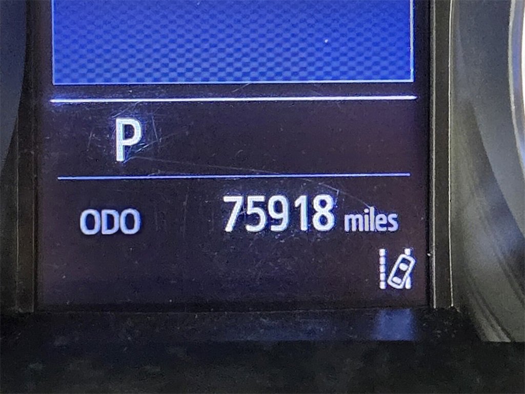 Used 2019 Toyota C-HR LE image 21