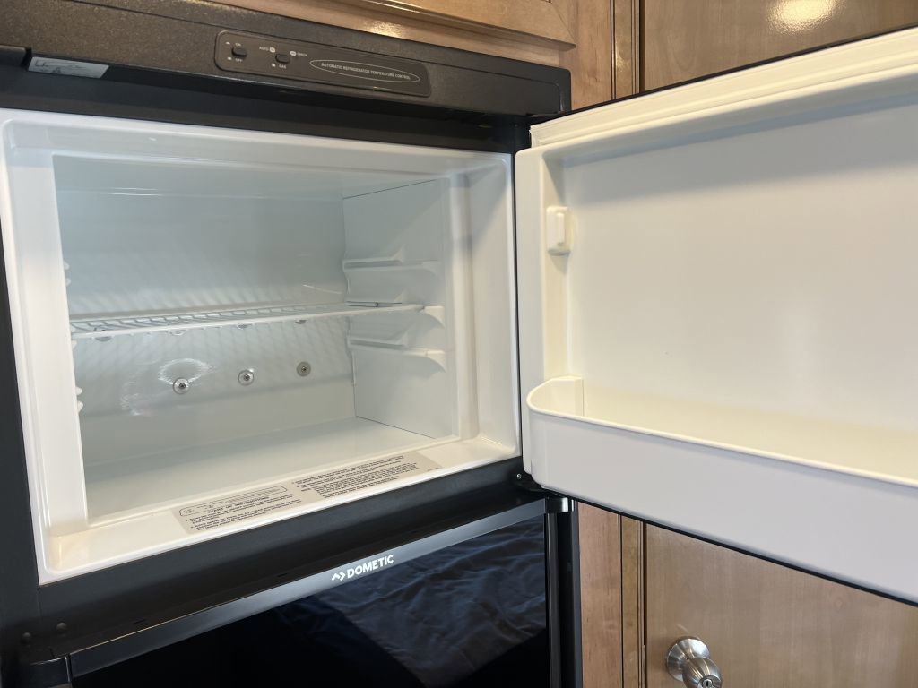 Used 2018 Mercedes-Benz Sprinter 3500 image 52