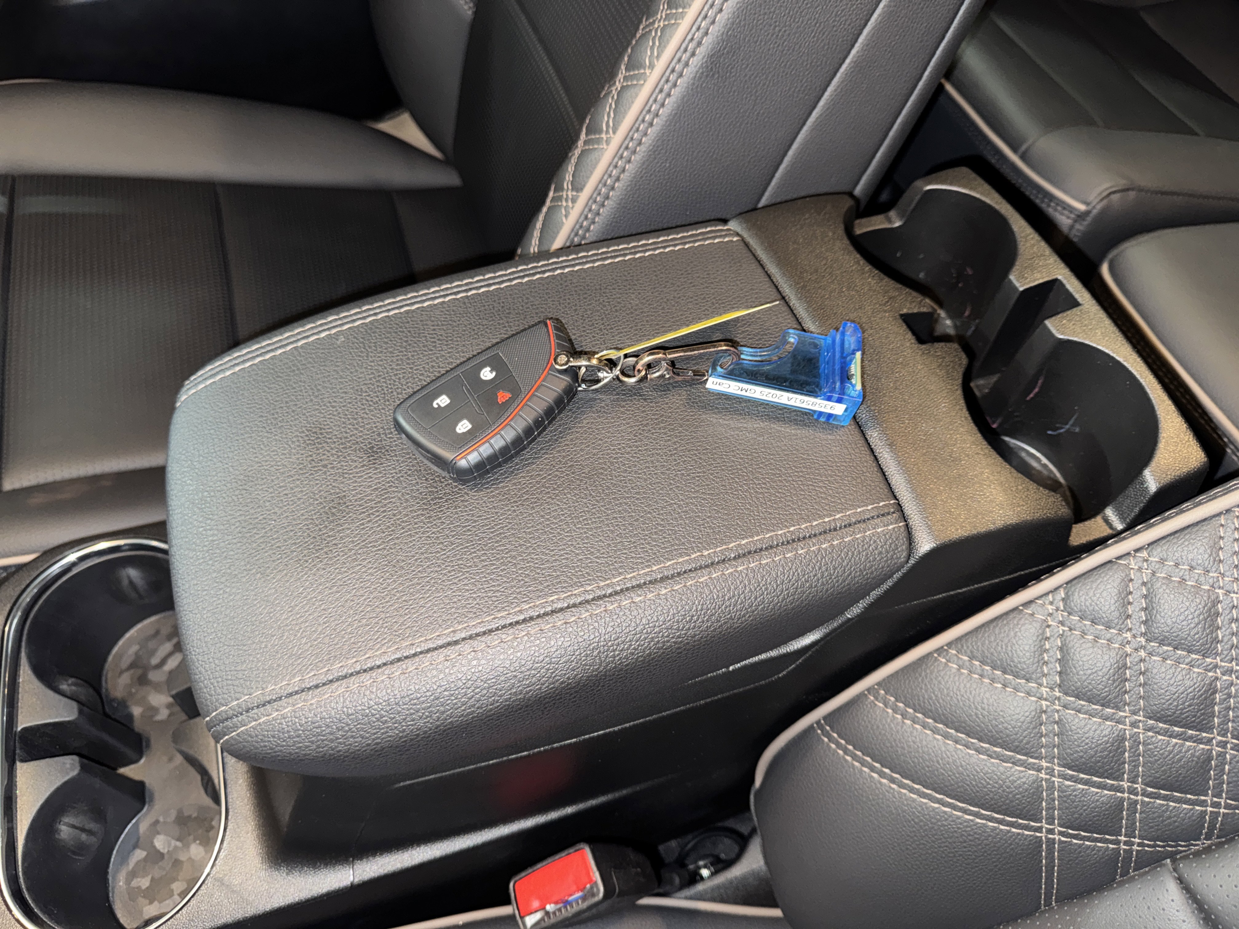 Used 2025 GMC Canyon Denali image 28