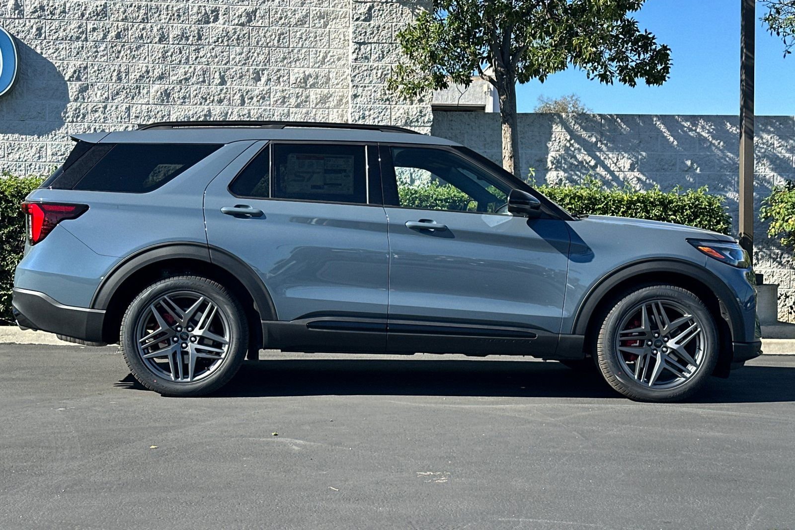 New 2026 Ford Explorer ST image 3