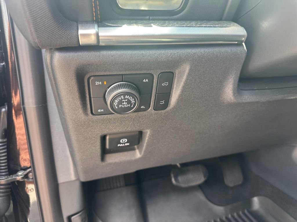 Used 2025 Ford Expedition Tremor AWD/4WD image 11