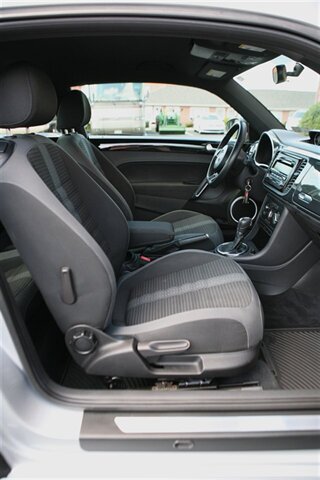 Used 2013 Volkswagen Beetle 2.0T FWD image 16
