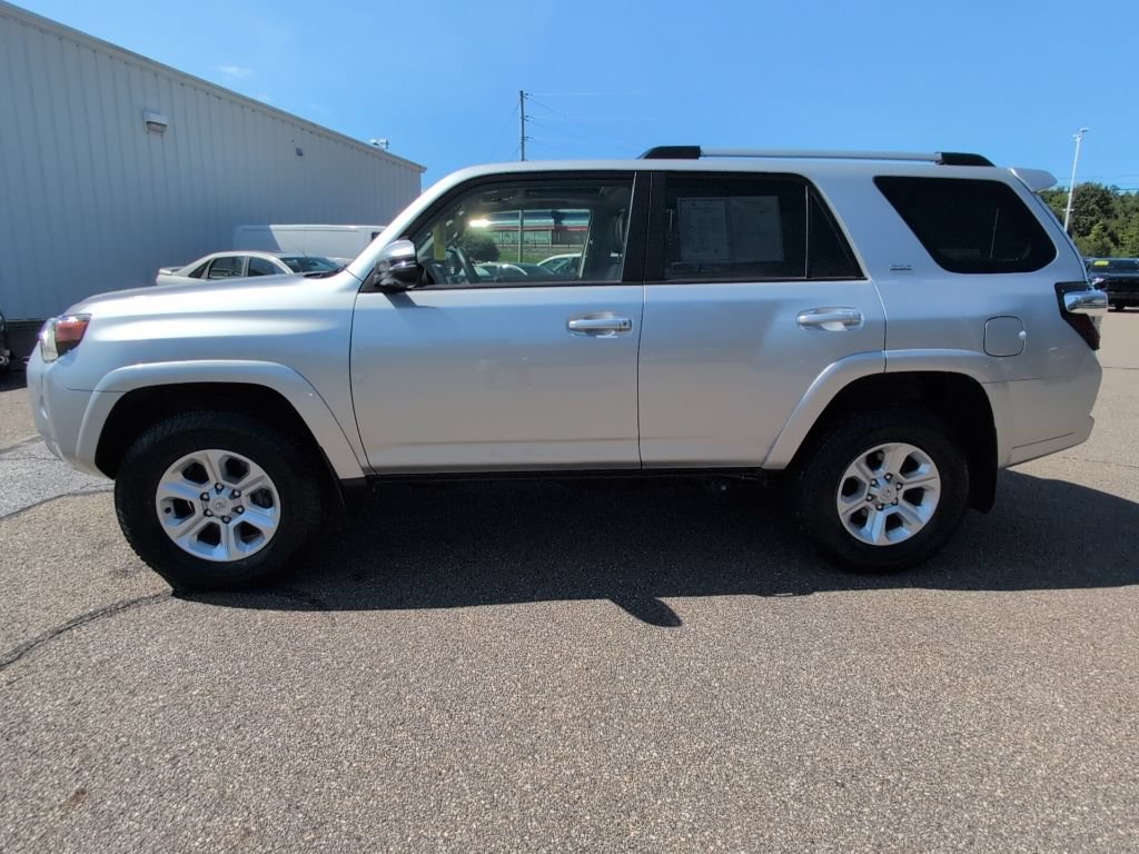 Used 2024 Toyota 4Runner SR5 Premium w/ Moonroof Package AWD/4WD image 3