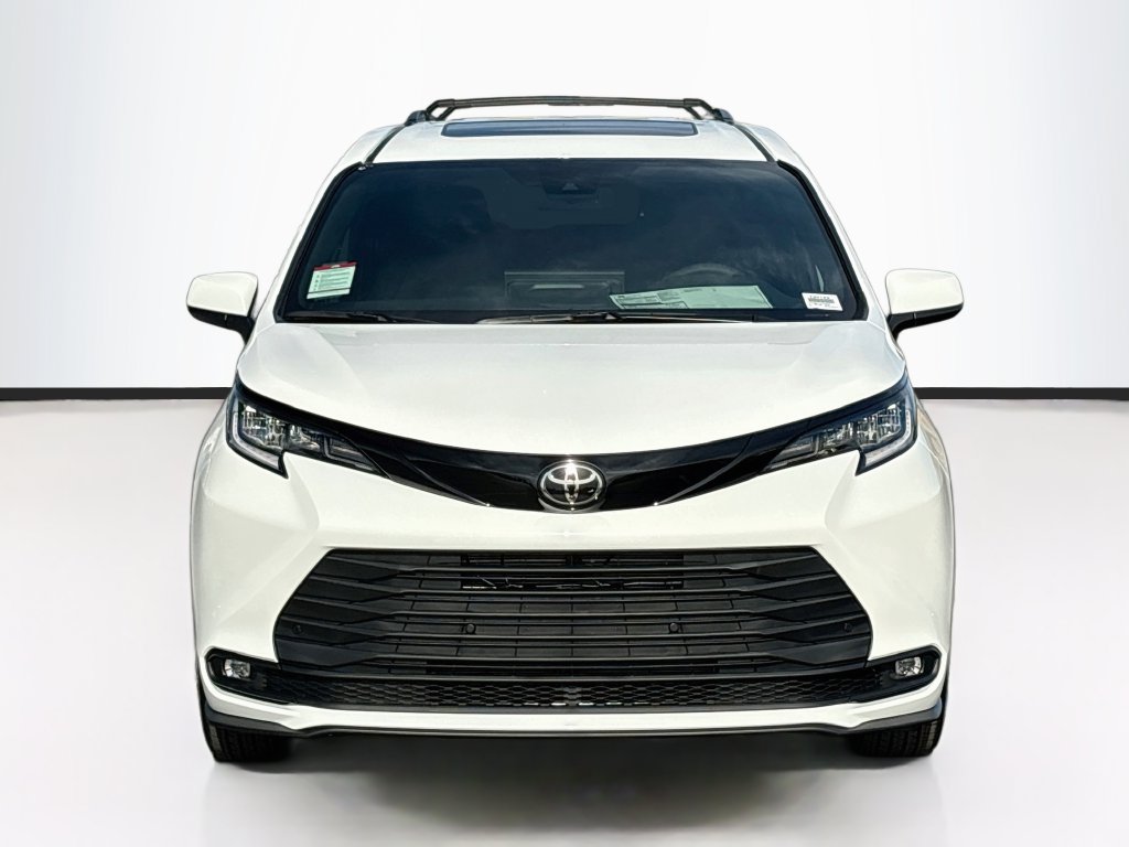 New 2026 Toyota Sienna XLE Woodland Edition AWD/4WD image 2