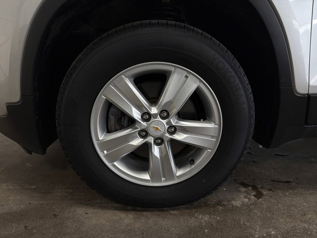 Used 2020 Chevrolet Trax LT w/ LT Convenience Package image 35