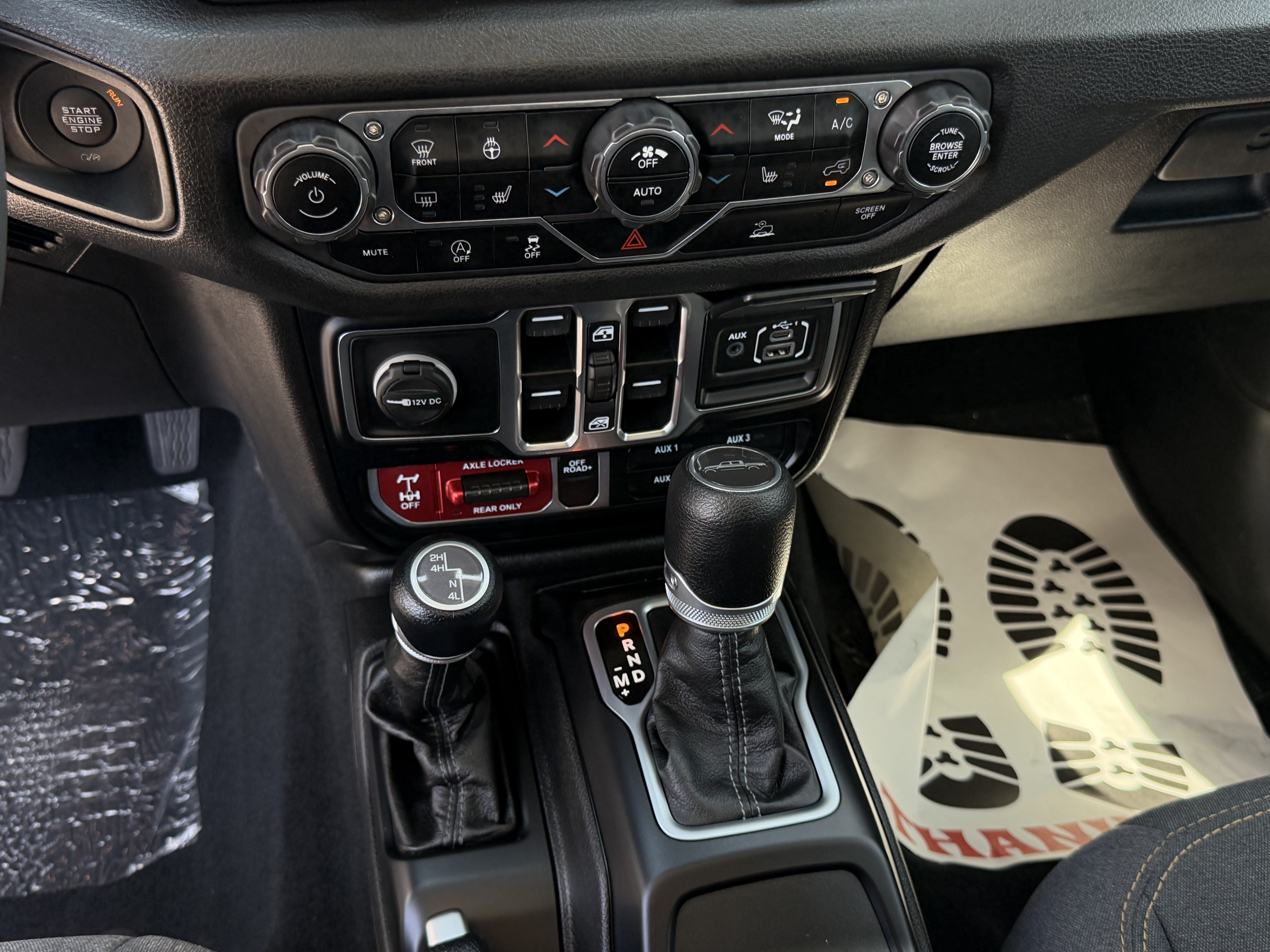 Used 2024 Jeep Gladiator Sport AWD/4WD image 19