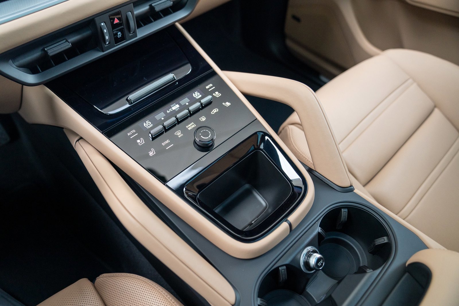 Certified 2025 Porsche Cayenne image 17