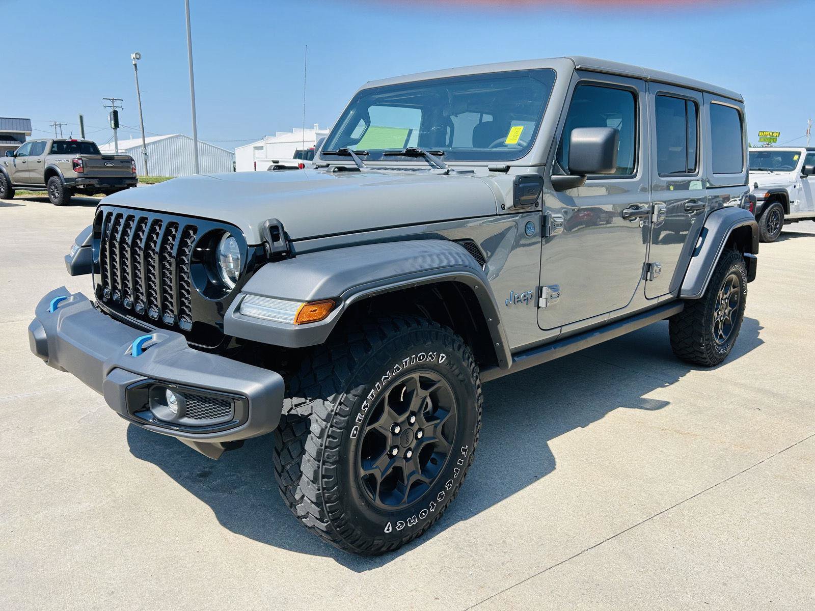 Used 2023 Jeep Wrangler Unlimited w/ Cold Weather Group AWD/4WD image 30