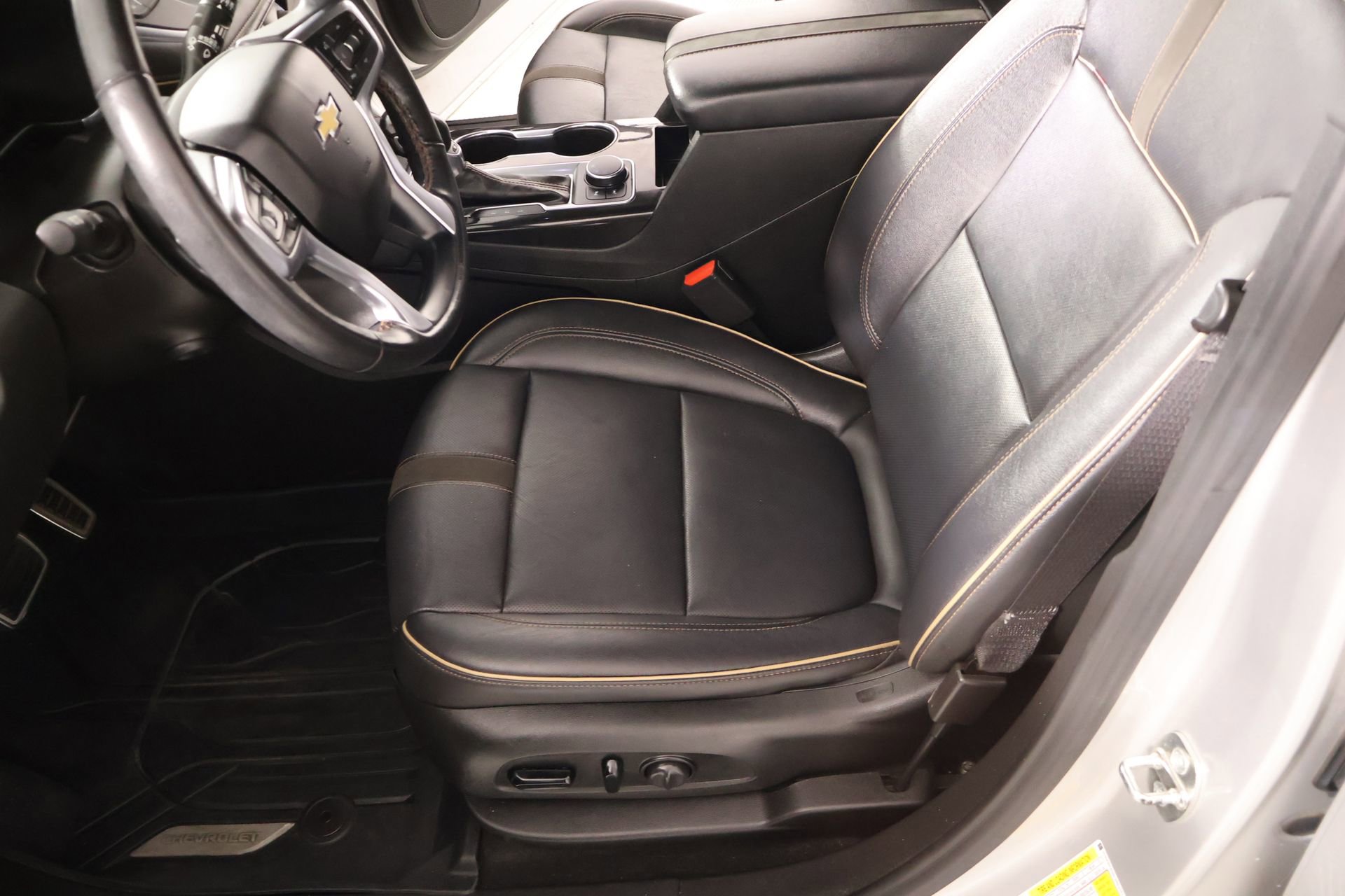 Used 2020 Chevrolet Blazer Premier w/ Driver Confidence II Package FWD image 11