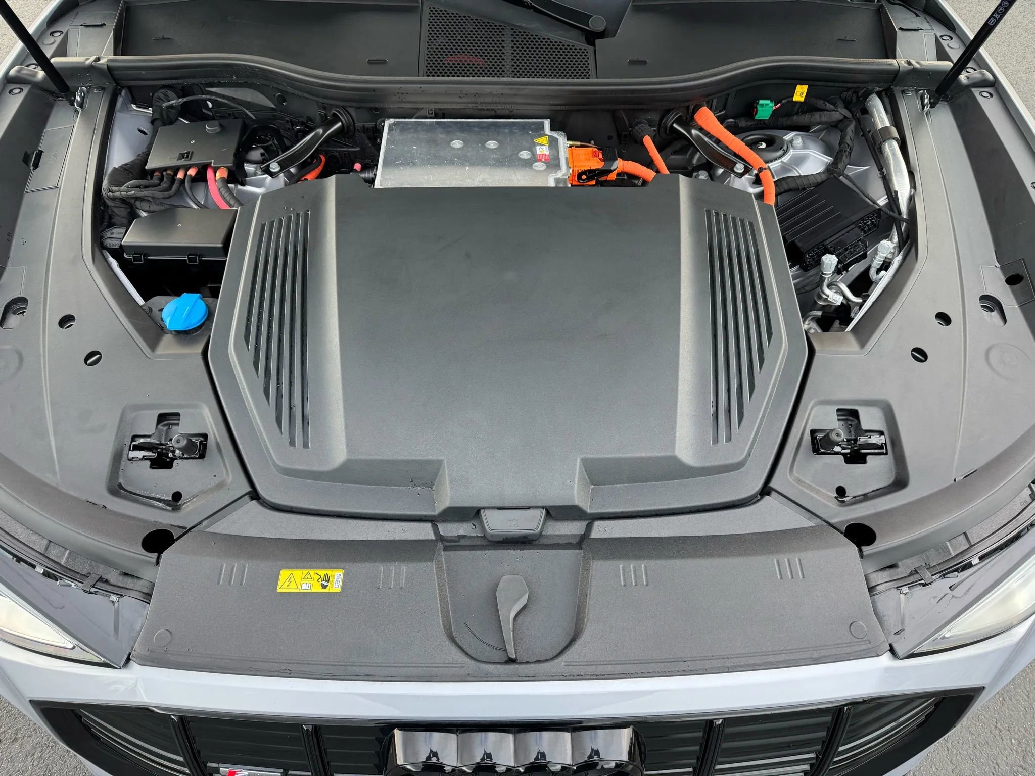 Used 2022 Audi e-tron Premium Plus w/ Premium Plus Package image 47