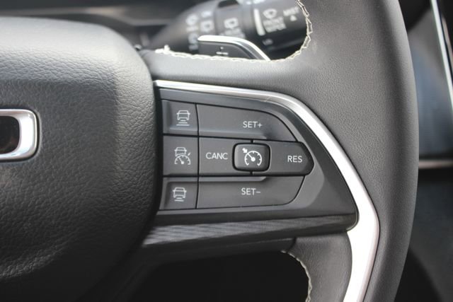 Used 2023 Jeep Grand Cherokee L Laredo AWD/4WD image 15