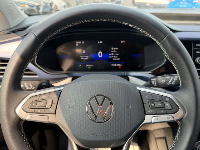 Used 2023 Volkswagen Taos SE AWD/4WD image 31