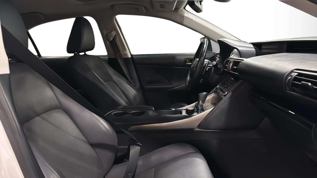 Used 2019 Lexus IS 300 RWD image 7