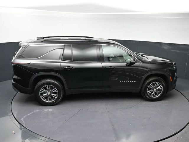 Used 2025 Chevrolet Traverse LT image 25