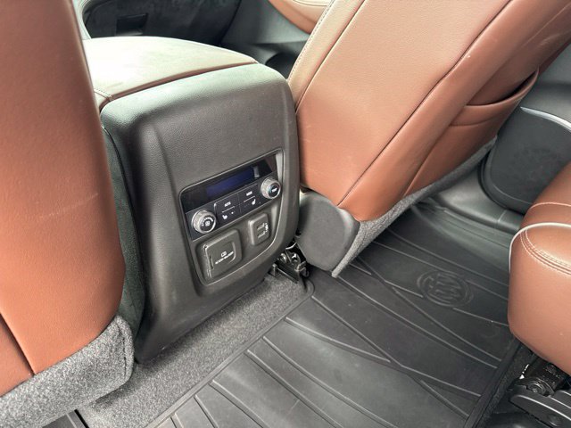 Used 2018 Buick Enclave Avenir w/ Avenir Technology Package AWD/4WD image 18