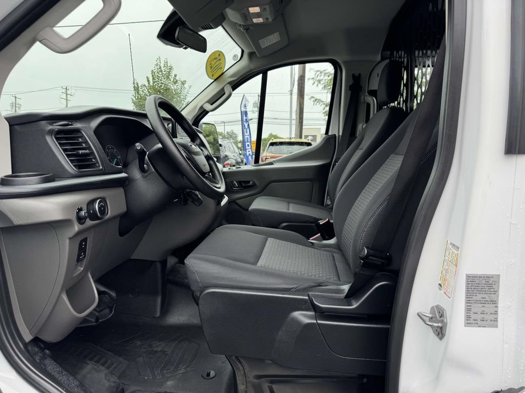 Used 2025 Ford Transit 250 Low Roof w/ Exterior Upgrade Package RWD image 17