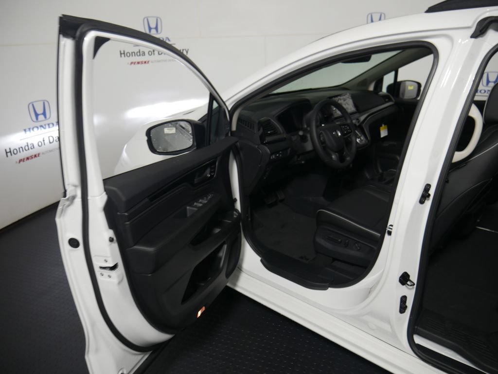 New 2027 Honda Odyssey Touring image 8